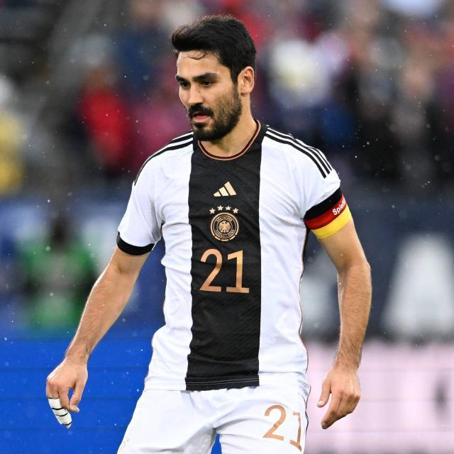 1697628060150057694.jpg 1157837317.jpg